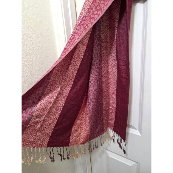 Pashmina Red & Pink Leopard Print 100% Pashmina Scarf Fringe Size72x26 - Picture 3 of 5